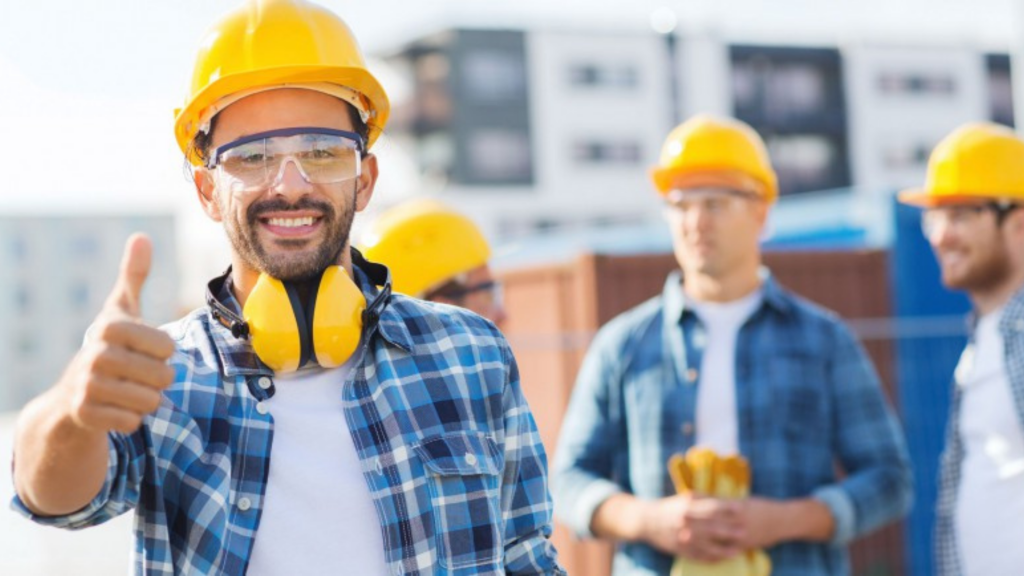 đeo kính bảo hộ