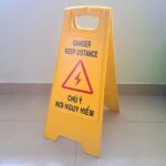 Bảng cảnh báo chữ A nhựa PE dạng gấp gọn nhiều mẫu 4